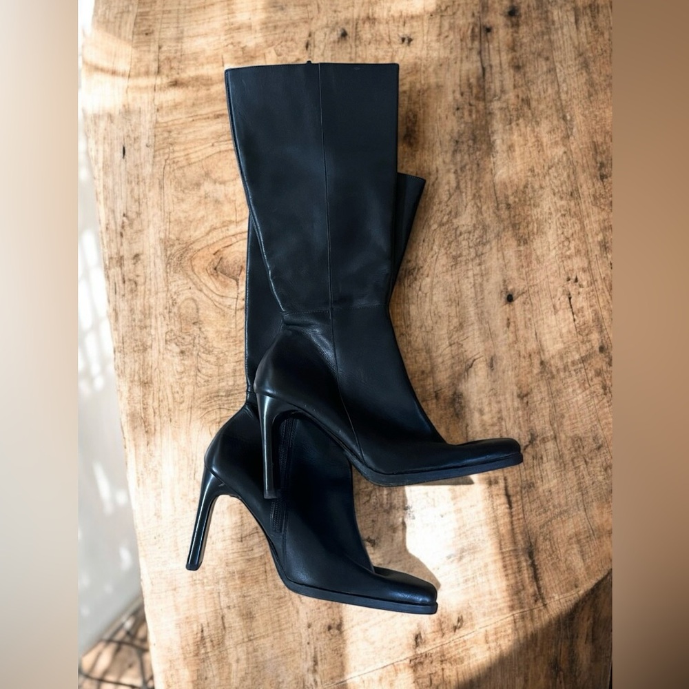 Elegant Black Knee-High Women's Boots